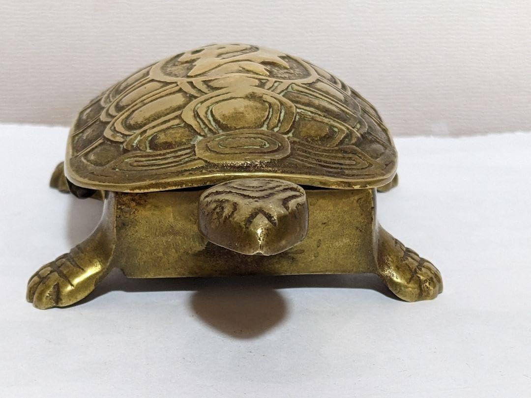 中国 青花底款 唐 青花菊紋盖盒・染付菊文香合 径9cm 清 EY11-8 中国 青花底款 唐 青花菊紋盖盒・染付菊文香合 径